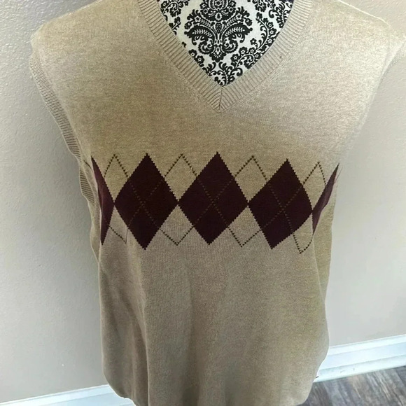 Izod Golf Men's Argyle Sweater Vest V Neck Size Large 100% Cotton Tan ⭐ - Picture 2 of 8